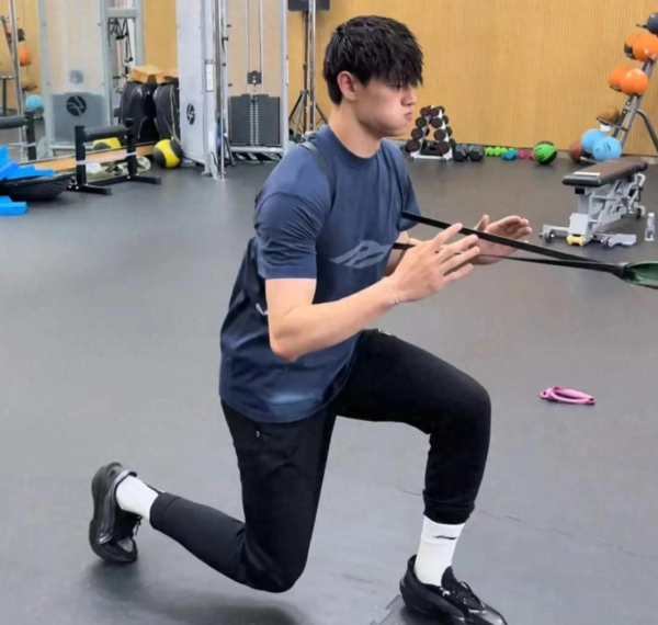 Tình hình chấn thương của Zeng Fanbo được cập nhật, hai cầu thủ Trung Quốc chơi ở NBA Summer League