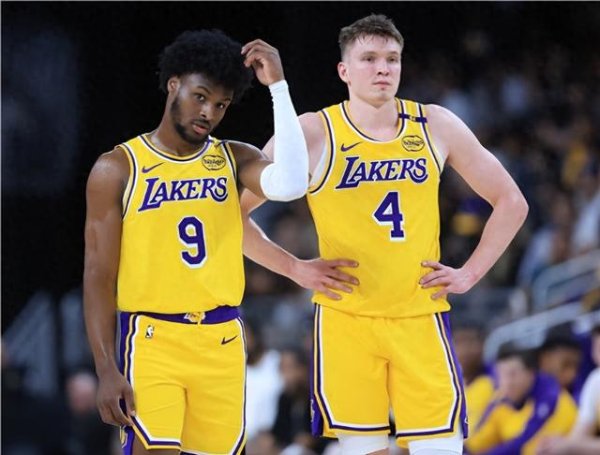 Người nổi tiếng Quảng Đông trở lại NBA và gia nhập Lakers, đánh 27+ 13+ Dunks! CBA không thể tồn tại