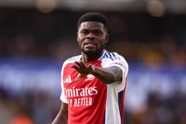Telegraph: FA và Arsenal đã nhận được phí 10 tháng trước khi Thomas bị bắt giữ