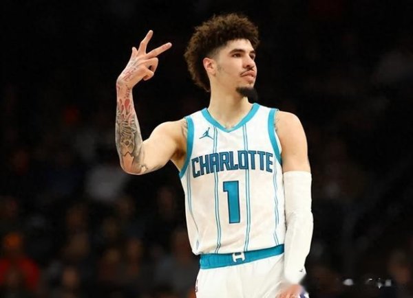 Kế hoạch 3-for-1 của Hornets và Raptors, Barrett có thể hợp lực với Ball để nâng cao khả năng cạnh t
